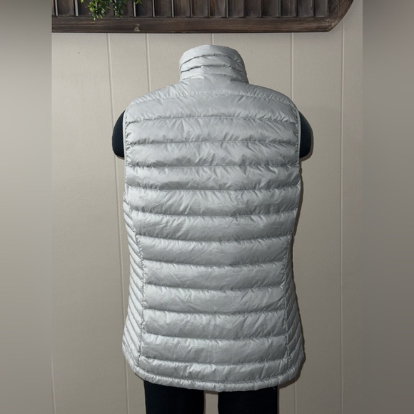 Patagonia • Goose Down Puffer Sweater Vest - Picture 5 of 13